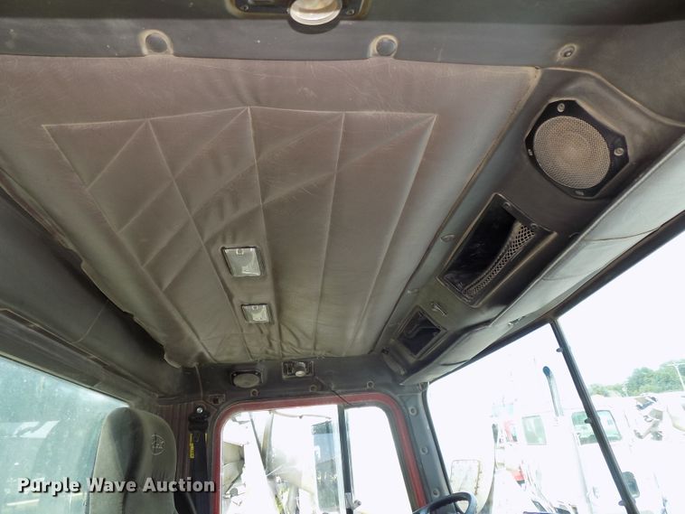 image for item DG2620 1999 International Paystar 5000  ready mix truck