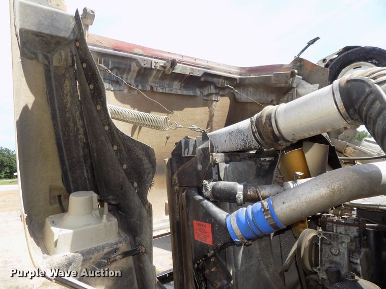 image for item DG2620 1999 International Paystar 5000  ready mix truck