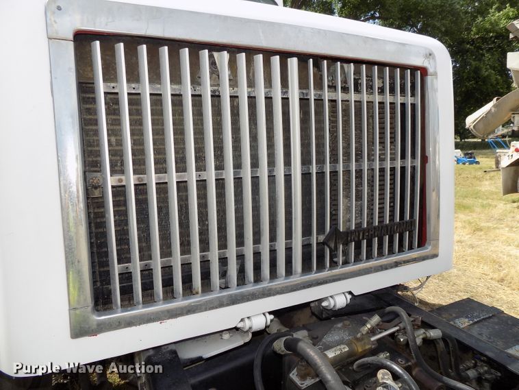 image for item DG2620 1999 International Paystar 5000  ready mix truck