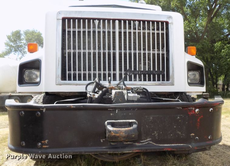 image for item DG2620 1999 International Paystar 5000  ready mix truck