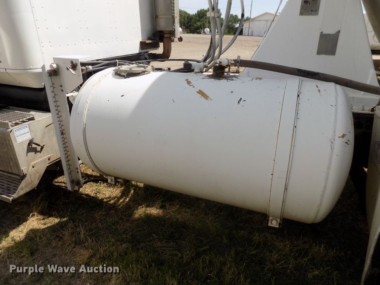 image for item DG2620 1999 International Paystar 5000  ready mix truck