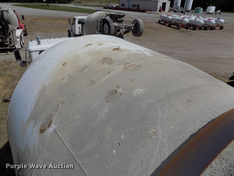 image for item DG2620 1999 International Paystar 5000  ready mix truck