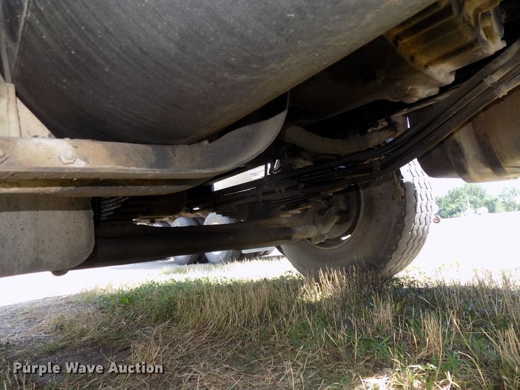 image for item DG2620 1999 International Paystar 5000  ready mix truck