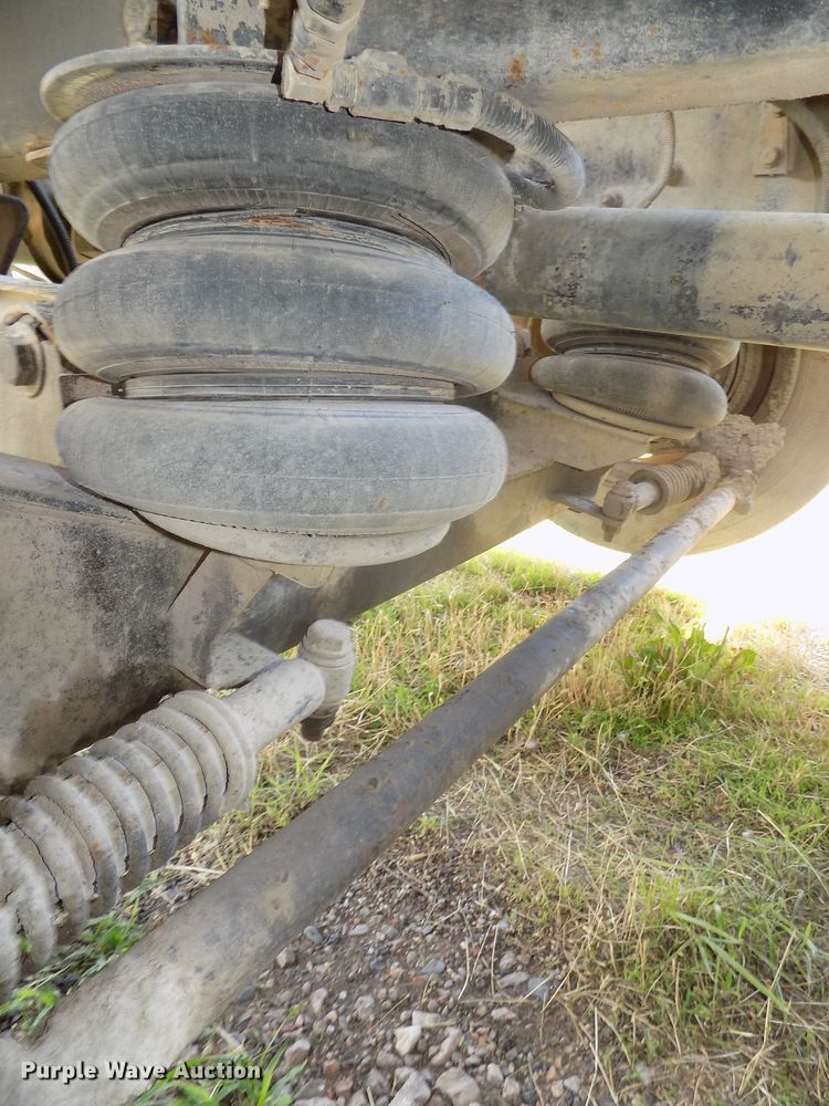 image for item DG2620 1999 International Paystar 5000  ready mix truck