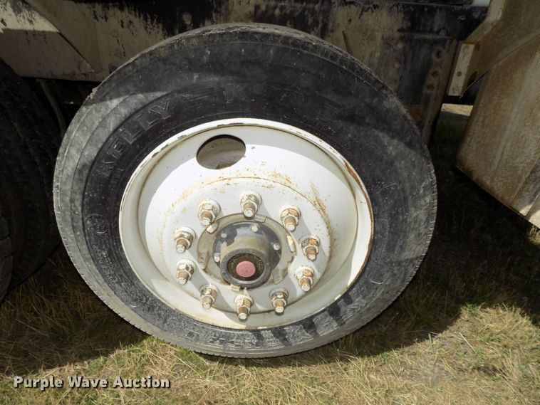 image for item DG2620 1999 International Paystar 5000  ready mix truck