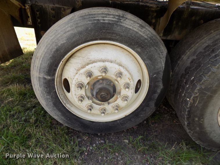 image for item DG2620 1999 International Paystar 5000  ready mix truck