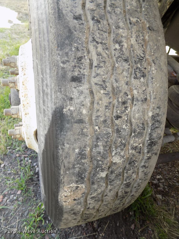 image for item DG2620 1999 International Paystar 5000  ready mix truck