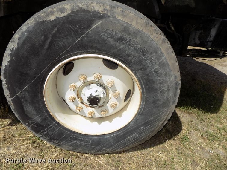 image for item DG2620 1999 International Paystar 5000  ready mix truck