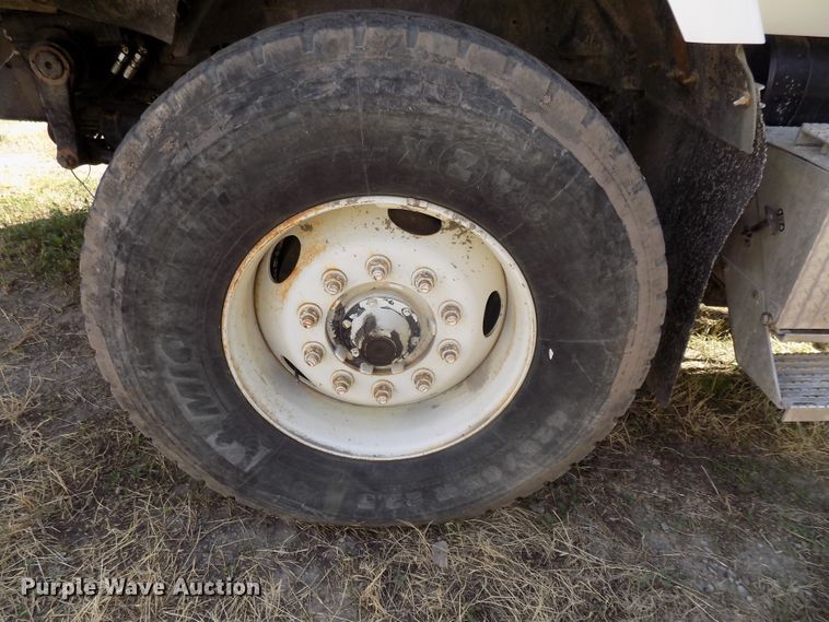 image for item DG2620 1999 International Paystar 5000  ready mix truck