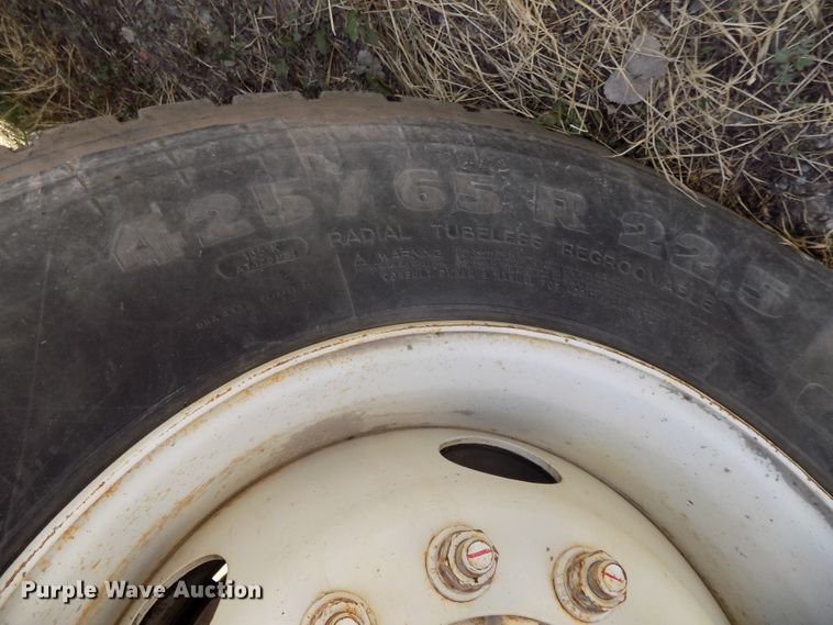 image for item DG2620 1999 International Paystar 5000  ready mix truck