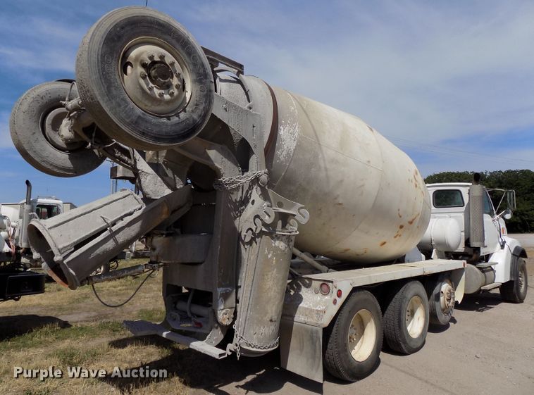 image for item DG2621 2000 Sterling L-Line  ready mix truck