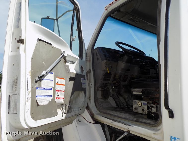 image for item DG2621 2000 Sterling L-Line  ready mix truck