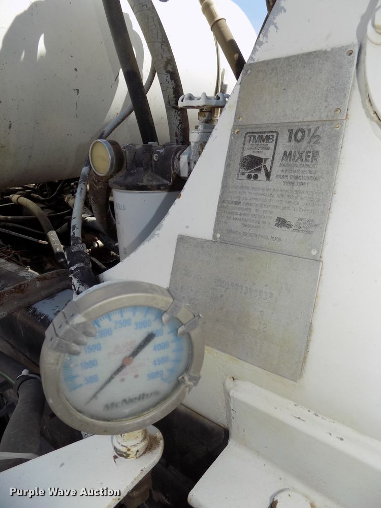 image for item DG2621 2000 Sterling L-Line  ready mix truck