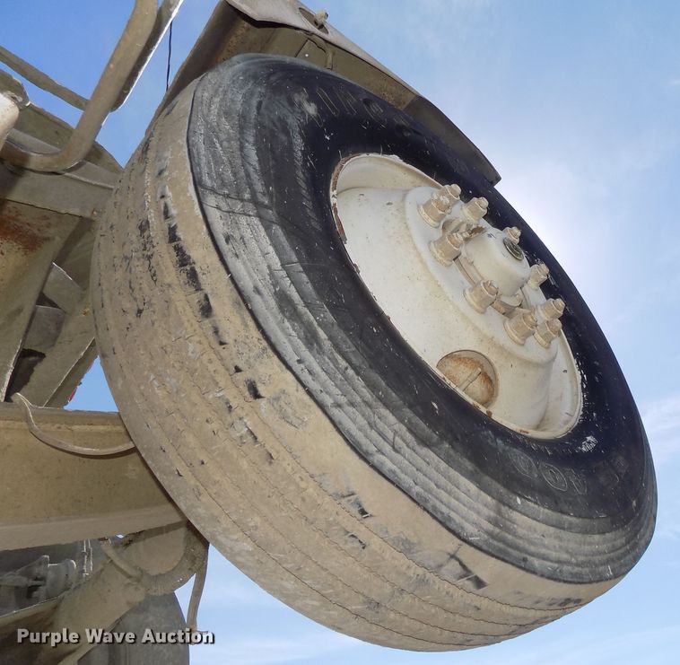 image for item DG2621 2000 Sterling L-Line  ready mix truck