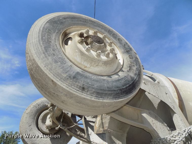 image for item DG2621 2000 Sterling L-Line  ready mix truck