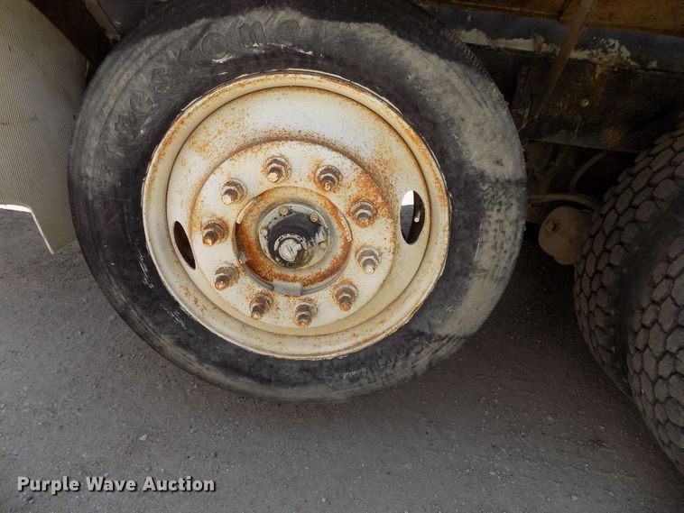 image for item DG2621 2000 Sterling L-Line  ready mix truck