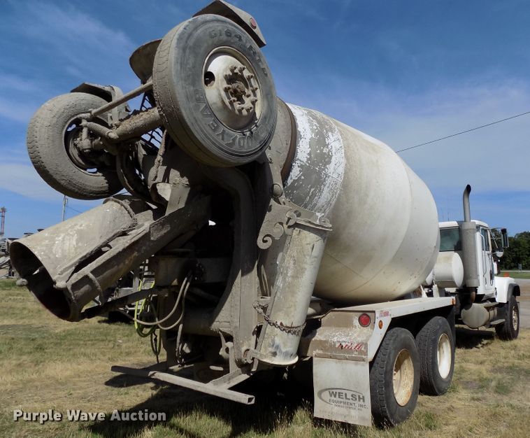 image for item DG2622 1999 International Paystar 5000  ready mix truck