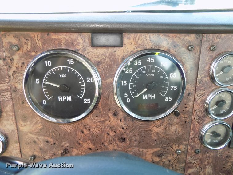 image for item DG2622 1999 International Paystar 5000  ready mix truck