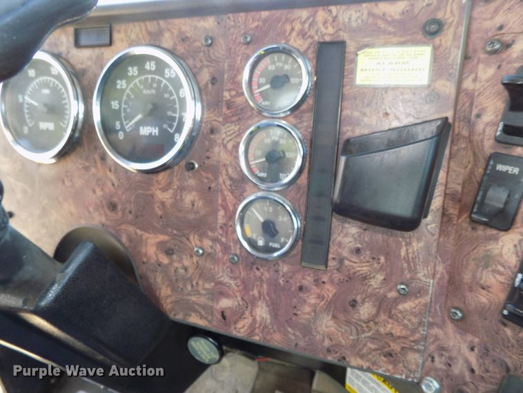 image for item DG2622 1999 International Paystar 5000  ready mix truck