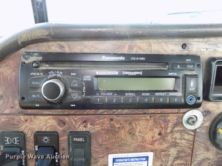 image for item DG2622 1999 International Paystar 5000  ready mix truck