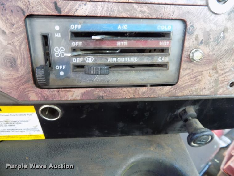 image for item DG2622 1999 International Paystar 5000  ready mix truck