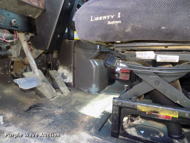 image for item DG2622 1999 International Paystar 5000  ready mix truck