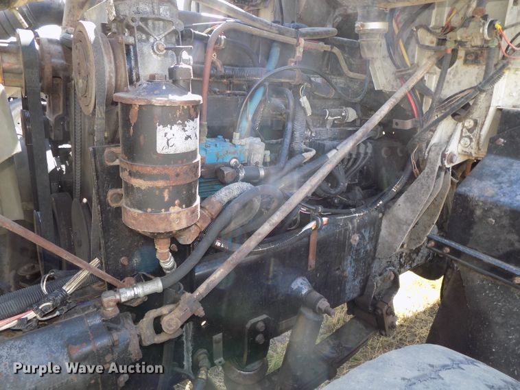 image for item DG2622 1999 International Paystar 5000  ready mix truck