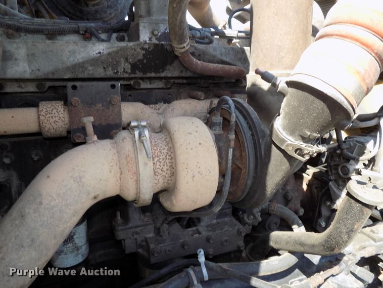 image for item DG2622 1999 International Paystar 5000  ready mix truck