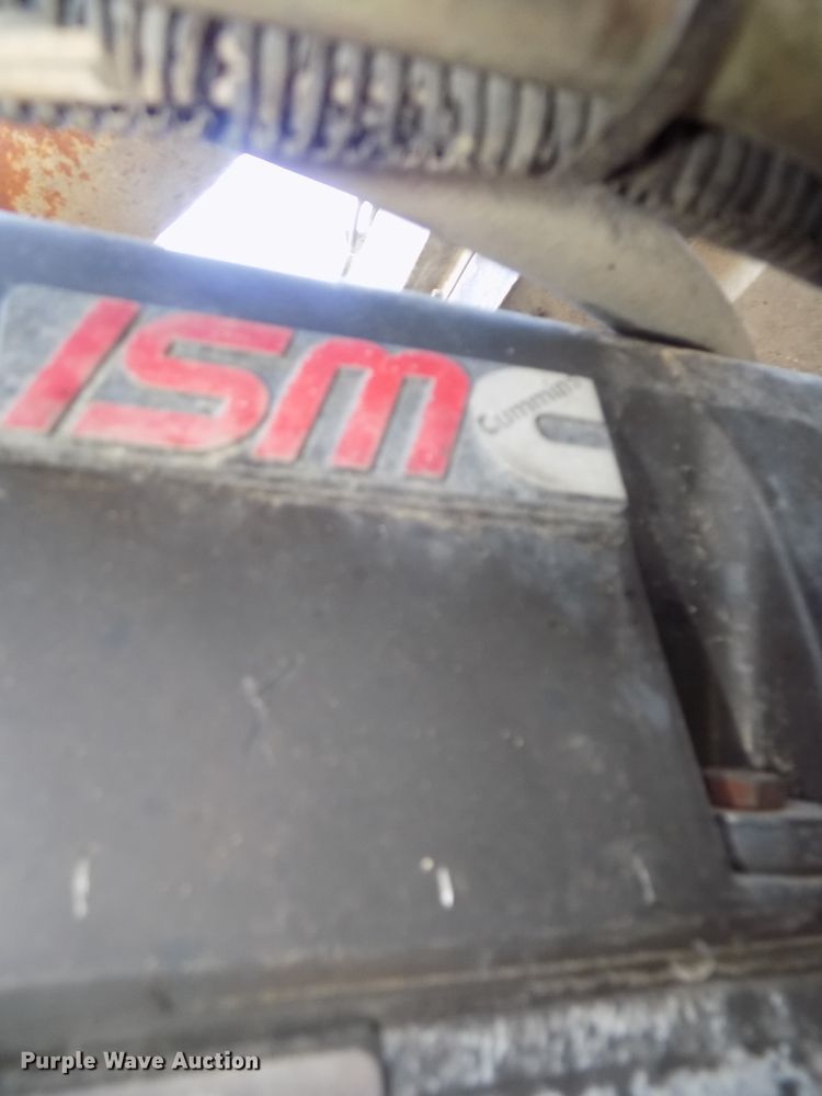 image for item DG2622 1999 International Paystar 5000  ready mix truck