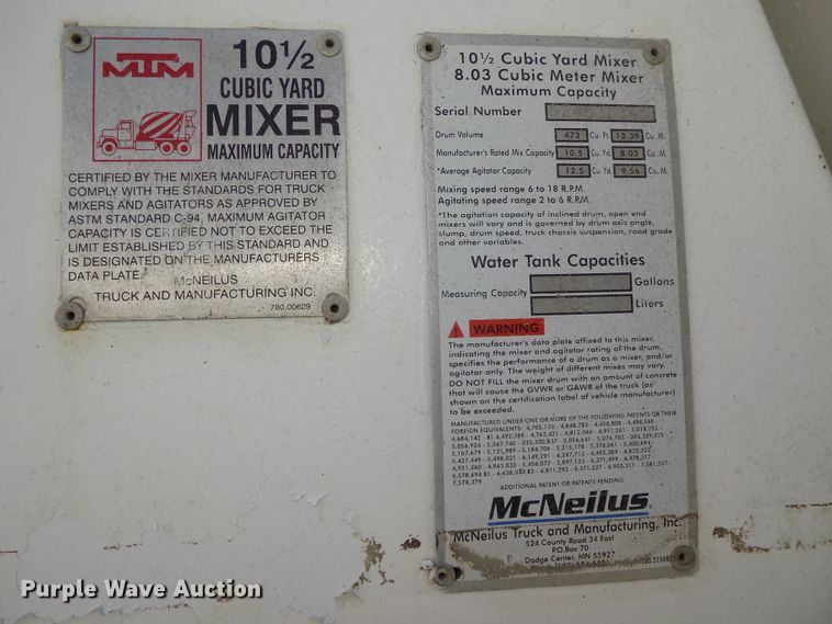 image for item DG2622 1999 International Paystar 5000  ready mix truck