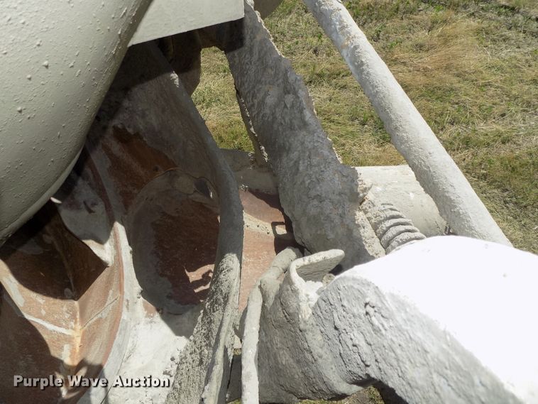 image for item DG2622 1999 International Paystar 5000  ready mix truck