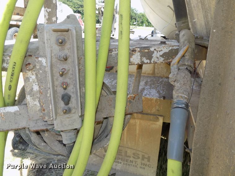 image for item DG2622 1999 International Paystar 5000  ready mix truck