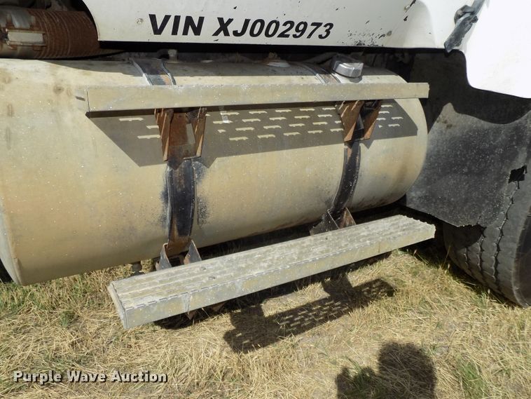 image for item DG2622 1999 International Paystar 5000  ready mix truck