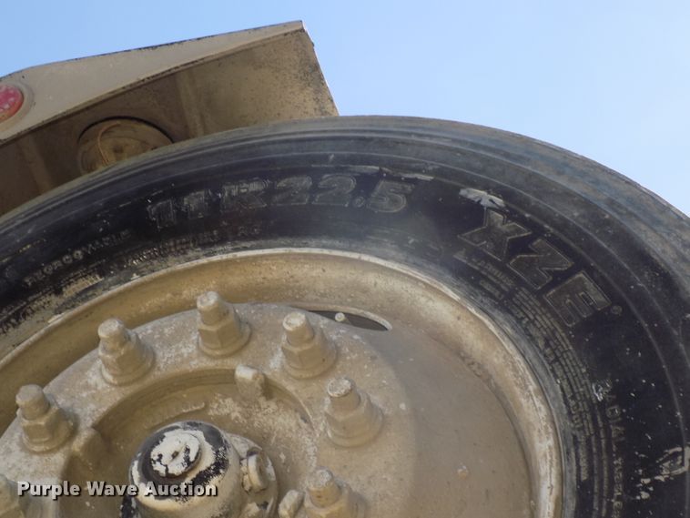 image for item DG2622 1999 International Paystar 5000  ready mix truck