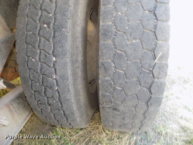 image for item DG2622 1999 International Paystar 5000  ready mix truck