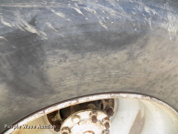 image for item DG2622 1999 International Paystar 5000  ready mix truck