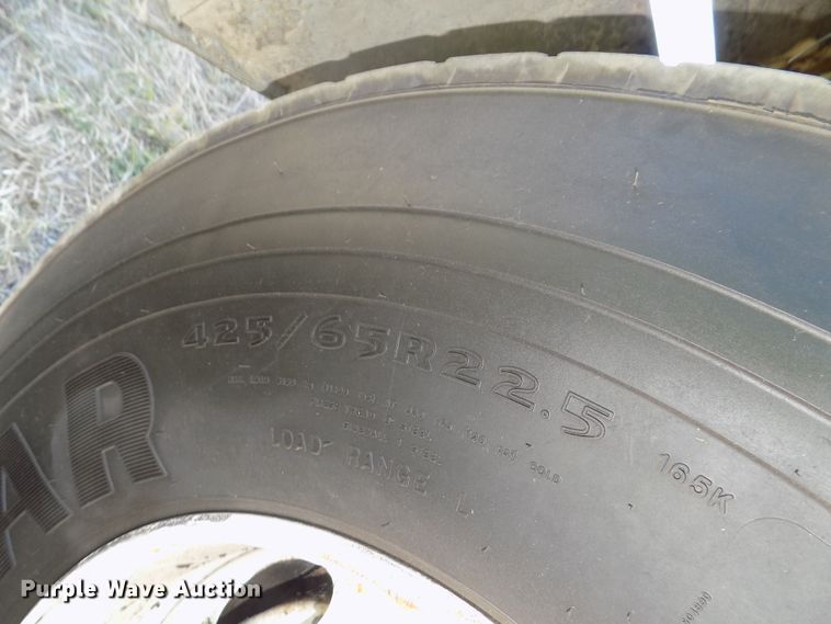 image for item DG2622 1999 International Paystar 5000  ready mix truck