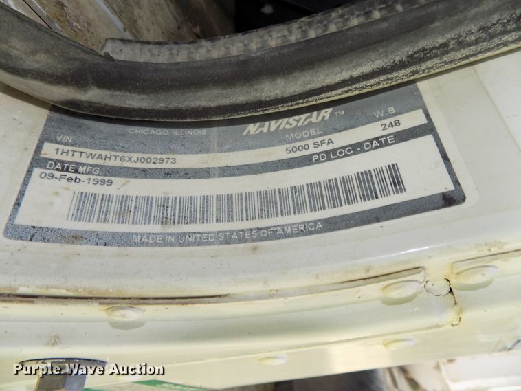 image for item DG2622 1999 International Paystar 5000  ready mix truck