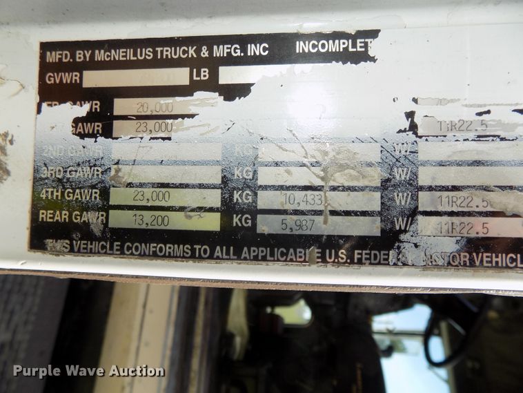 image for item DG2622 1999 International Paystar 5000  ready mix truck