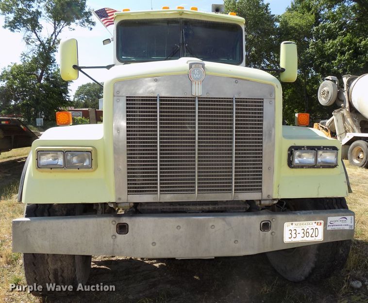 image for item DG2623 1999 Kenworth  ready mix truck