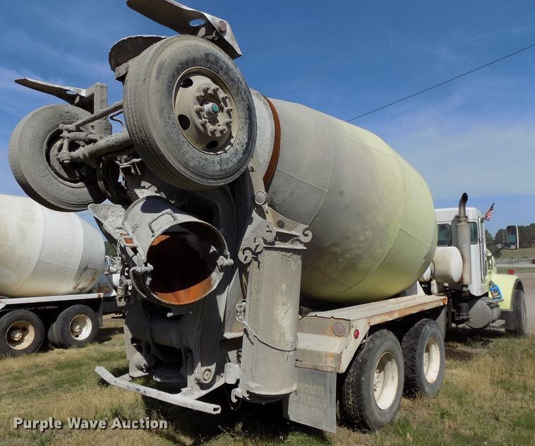 image for item DG2623 1999 Kenworth  ready mix truck