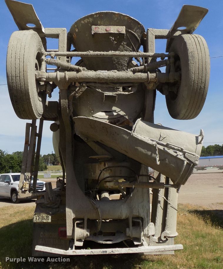 image for item DG2623 1999 Kenworth  ready mix truck