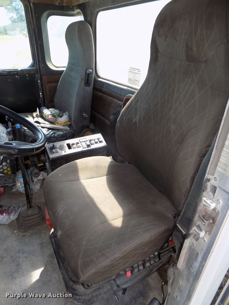 image for item DG2623 1999 Kenworth  ready mix truck