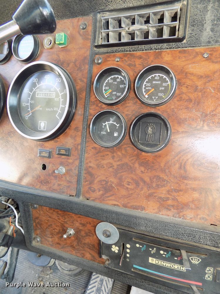 image for item DG2623 1999 Kenworth  ready mix truck