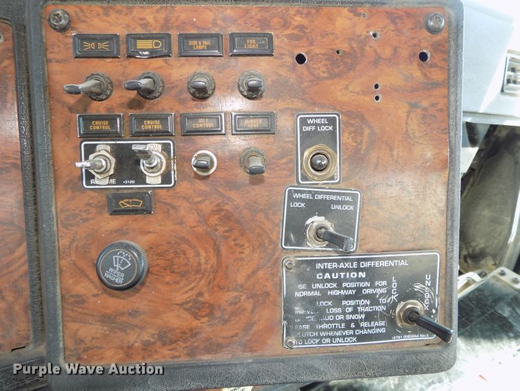 image for item DG2623 1999 Kenworth  ready mix truck