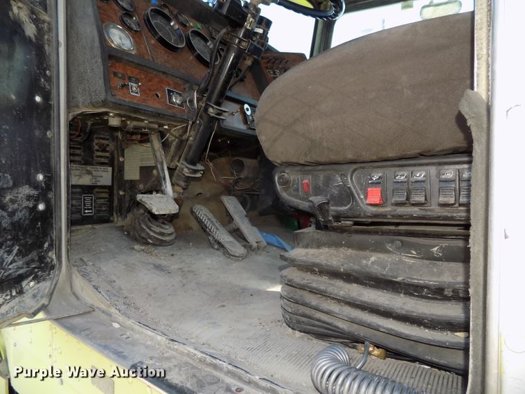 image for item DG2623 1999 Kenworth  ready mix truck