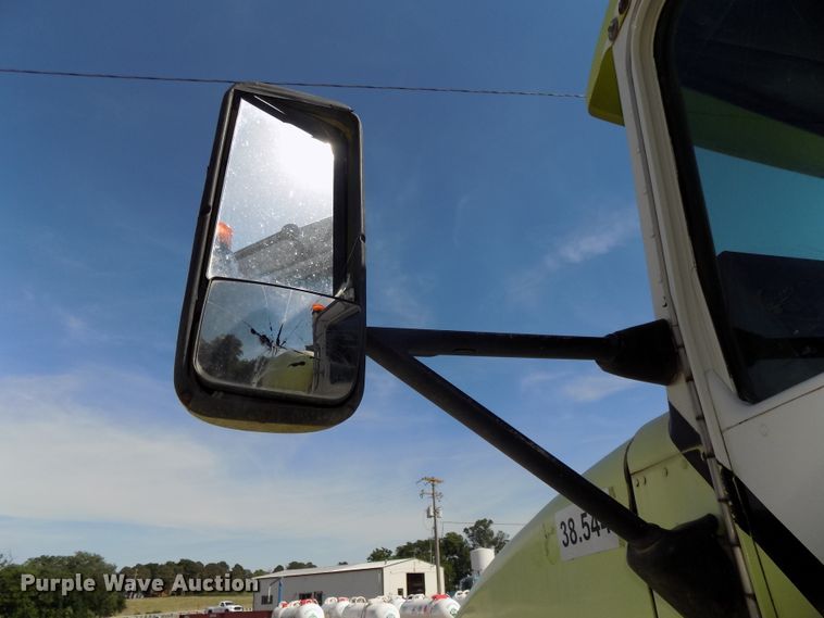 image for item DG2623 1999 Kenworth  ready mix truck