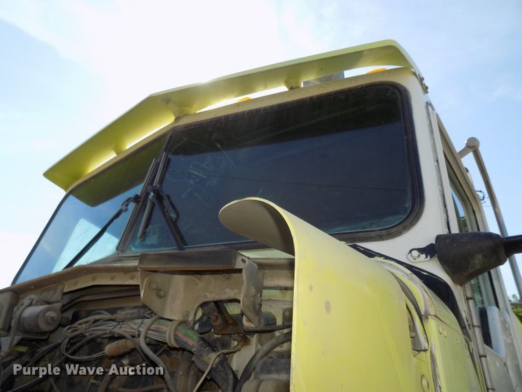 image for item DG2623 1999 Kenworth  ready mix truck