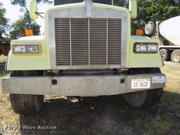 image for item DG2623 1999 Kenworth  ready mix truck