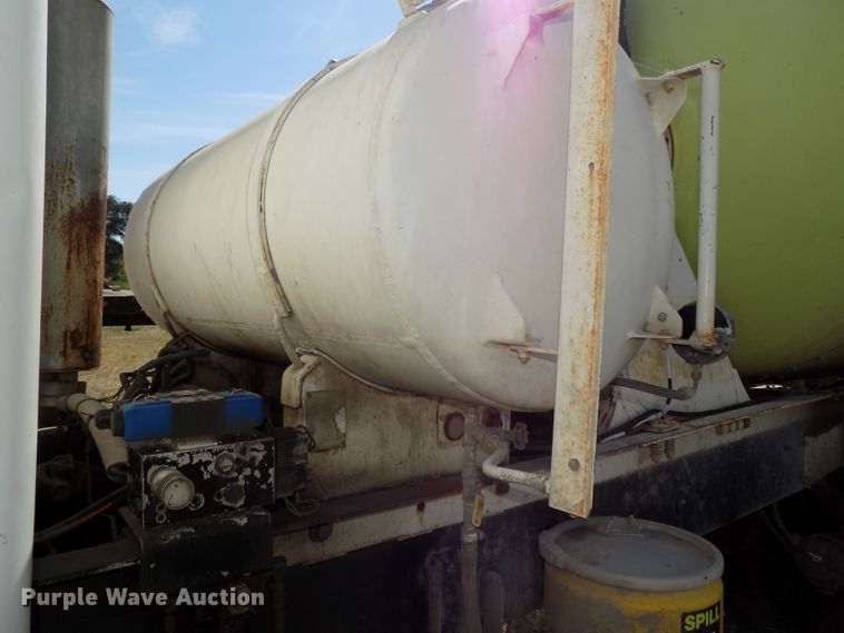 image for item DG2623 1999 Kenworth  ready mix truck